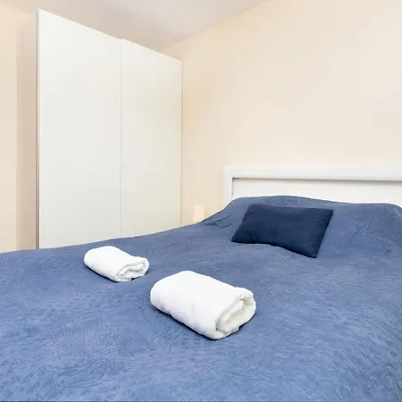 Morena Rakoczego By Renters Apartment