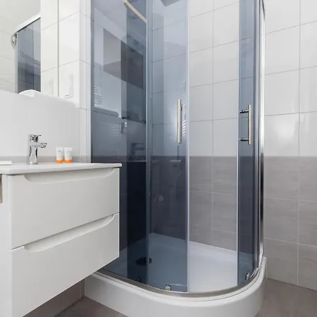 Apartment Morena Rakoczego By Renters